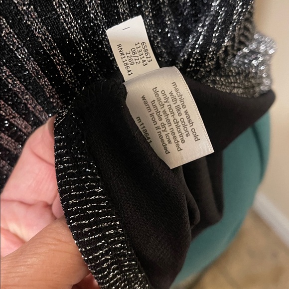 Lane Bryant Elegant Black and Silver Knit Top 18/20 Plus - Picture 9 of 9